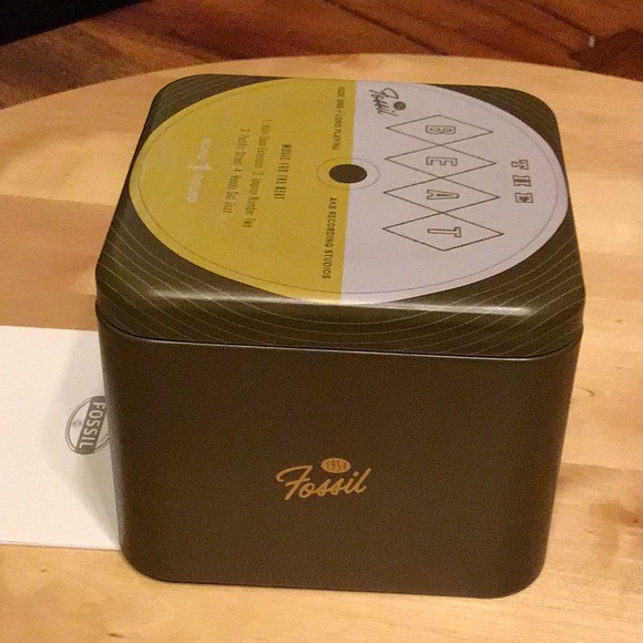 Collectible Fossil Tin Can - Picture 3 of 5